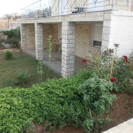 Villa Christine - Maisonettes With Fireplace Αλιβέρι Εξωτερικό φωτογραφία