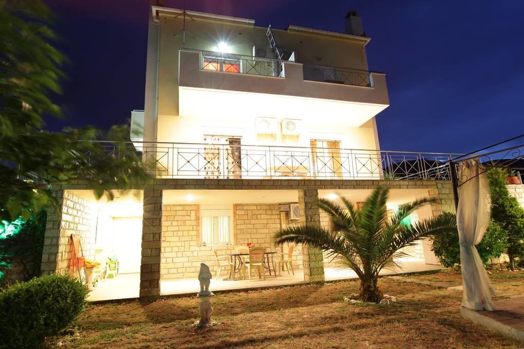 Villa Christine - Maisonettes With Fireplace Αλιβέρι Εξωτερικό φωτογραφία