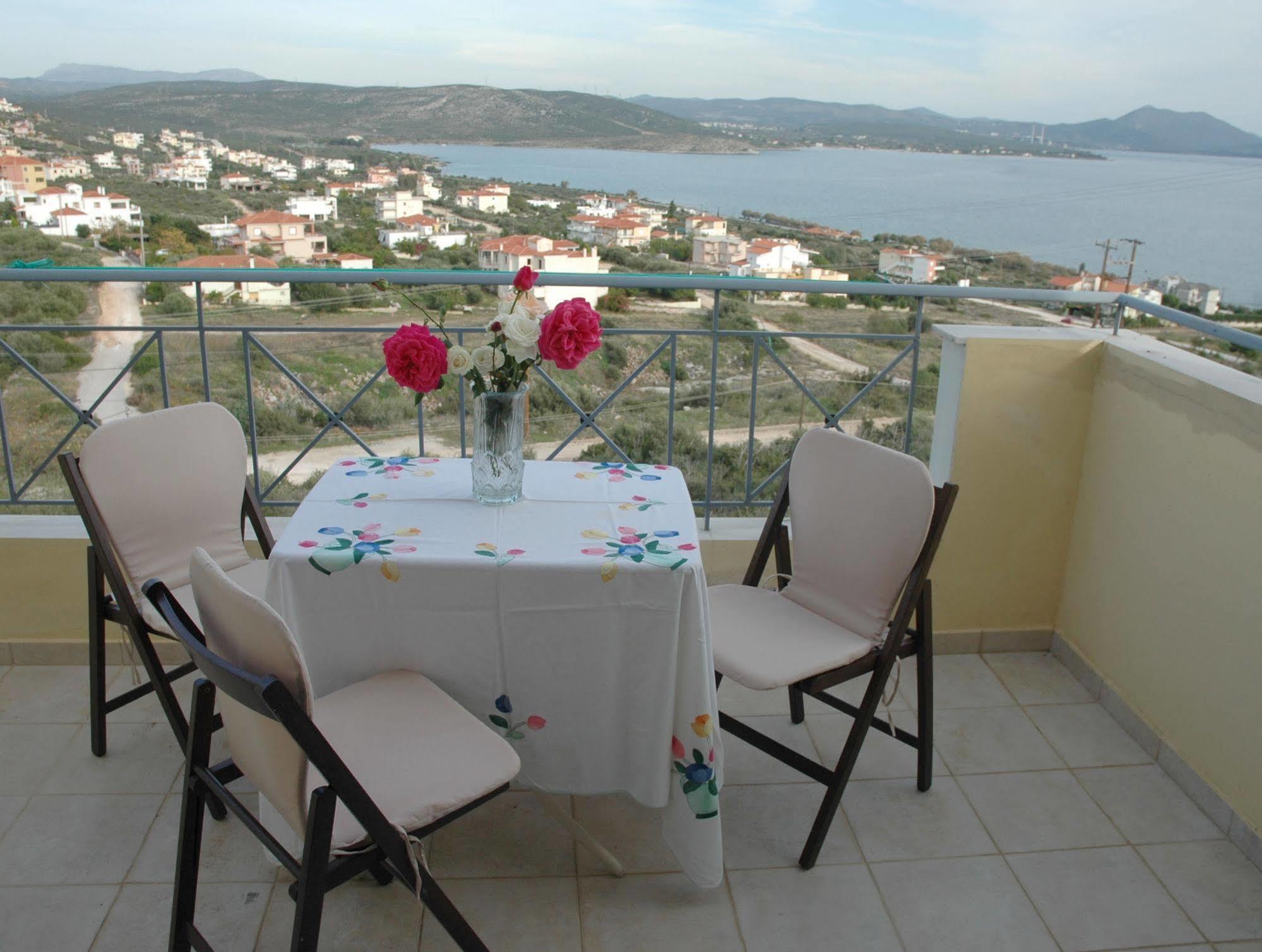 Villa Christine - Maisonettes With Fireplace Αλιβέρι Εξωτερικό φωτογραφία