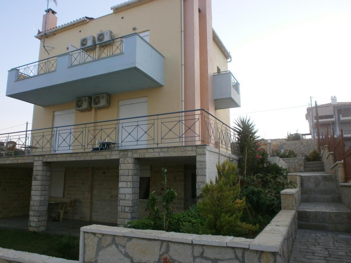 Villa Christine - Maisonettes With Fireplace Αλιβέρι Δωμάτιο φωτογραφία